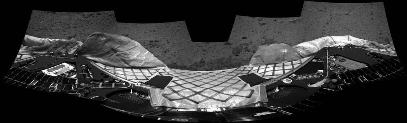 Early Look at Gusev - Sol 6 (Photo-Mosaic; credits: Dr G. Barca)
nessun commento
Parole chiave: Mars Panorama - Gusev Crater - Landing Site