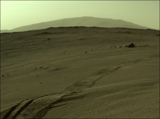 Good Morning Mars! - Sol 173
Caption Originale:"NASA's Mars Perseverance Rover acquired this image of the area in back of it using its onboard Rear Right Hazard Avoidance Camera. This image was acquired on Aug. 15, 2021 (Sol 173) at the Local Mean Solar Time of 07:29:59".
Parole chiave: Martian Surface and Sky
