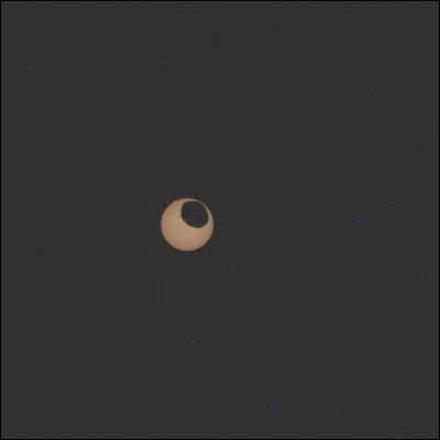 Phobos eclipses the Sun! - Sol 621
Caption NASA Originale:"This photo was selected by public vote and featured as "Image of the Week" for Week 92 (Nov. 13 - 19, 2022) of the Perseverance Rover Mission on Mars. NASA's Mars Perseverance Rover acquired this image using its Left Mastcam-Z camera. Mastcam-Z is a pair of cameras located high on the Rover's Mast. This image was acquired on Nov. 18, 2022 (Sol 621) at the Local Mean Solar Time of 13:56:29".
Parole chiave: Martian Sky - Phobos eclipsing the Sun