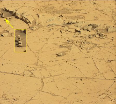 Sol 753 - What is "That"?!?
Immagine (secondo me straordinaria!) segnalata dal Nostro Amico e Partner, Lorenzo Leone, con Anomalia di Superficie identificata da sconosciuti. 

In altre parole, come bene ha detto Lorenzo, "non é farina del nostro sacco".

Certo é che si tratta di una Surface Feature davvero peculiare ed assai difficile da spiegarsi razionalmente.... O no?!?
Parole chiave: Martian Surface - Controversial