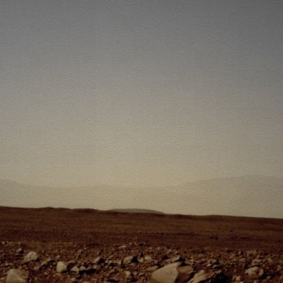 Foggy Horizon - Sol 104 (Natural Colors; credits: Lunar Explorer Italia)
Left PanCam Non-linearized Sub-frame EDR acquired on Sol 104 of Spirit's mission to Gusev Crater at approximately 13:13:24 MLT; camera commanded to use Filter 7 (432 nm). 
Parole chiave: Martian Horizon - Gusev Crater
