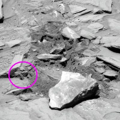Mars' Anatomy... (1) - Sol 1368 (context frame; elab. Dr G. Barca)
...Bisogna anche sorridere, alle volte...
Parole chiave: Martian Surface - The "Martian Penis"
