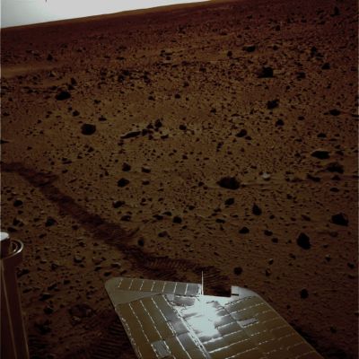 Reflections... - Sol 144 (Natural Colors; credits: Lunar Explorer Italia)
nessun commento
Parole chiave: Spacecraft - MER Spirit - Solar Panels and Surface