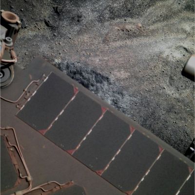 Dusty Solar Panel and Bright Surface under and near Spirit - Sol 2115 (Natural Colors; credits: Dr G. Barca)
Splendida elaborazione: chiara, accurata, tecnicamente ineccepibile. Complimentissimi al Nostro Dr Gianluigi Barca (Big "G")!
Parole chiave: Spacecraft - MER Spirit - Solar Panel and Surface