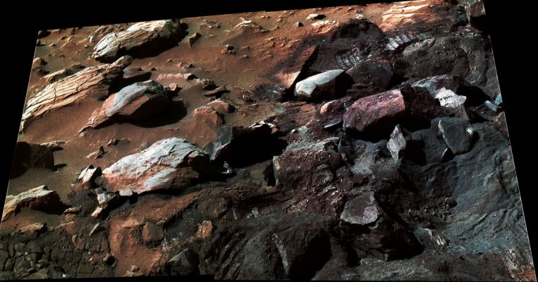 The Beautiful "True Colors" of Mars! - Sol 221 (possible True Colors)
Capolavoro!
Parole chiave: Martian Surface - Rocks of different colors, shapes and sizes