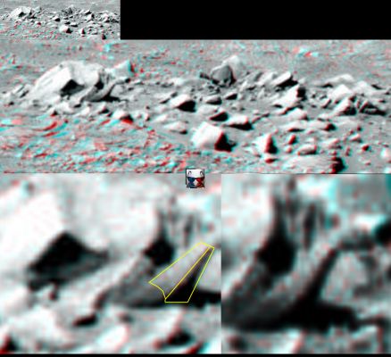 Martian Trunk? - Sol 229 (credits: Dr M. Faccin)
E così come abbiamo già fatto (tante) altre volte in passato, anche questa sera siamo noi stessi a correggere il tiro ed a riconoscere l'errore: grazie al prezioso e puntuale contributo del Dr Faccin, la possibile (ed incredibile) Anomalìa che era stata individuata dal Dr Barca si risolve in un'illusione ottica.

Come?

Attraverso una sequenza di circostanze diverse: una - davvero notevole - combinazione di rilievi superficiali congruenti, ma posti a diverse profondità, ed une scarsa definizione del frame avevano creato, negli occhi dell'Osservatore, l'illusione di una sorta di "proboscide".
Ora, come potete verificare Voi stessi, la realtà è stata ricostruita e mostrata per ciò che è: un macigno isolato, uno spuntone roccioso tronco che emerge dal suolo (e che SEMBRA essere tutt'uno con il macigno!) ed un altro rilievo indefinibile il quale, situato DIETRO al macigno ed allo spuntone tronco (rispetto all'Osservatore), SEMBRAVA costituire una continuazione/estensione dello spuntone stesso (il quale, in questo modo, si "trasformava" in proboscide).

Che dire? Sulle nostre pagine, anche se la voglia di Scoperta Epocale è tanta, non troverete mai (o almeno così ci auguriamo) delle pseudo-scoperte le quali non vengano passate al vaglio (severo) della nostra competenza, onestà intellettuale e senso (auto)critico, così come non leggerete mai dellle boutades insostanziate ed insostanziabili simili a quelle che hanno fatto la fama e la fortuna di alcuni personaggi che, per squallore e pochezza intellettuale, non citiamo neppure (ma che certamente conoscete tutti!).

Noi procediamo nella nostra Ricerca con Pazienza, Metodo ed Attenzione. Siate pazienti (ed ATTENTI, please) anche Voi e, prima o poi, qualcosa di decisivo - vedrete - si mostrerà ai nostri occhi e ci consegnerà quel pizzico di "Luce" che, forse, anche se tarda ad arrivare, già meritiamo ampiamente.
Una "Luce" piena e duratura, ovviamente, e non sbiadita ed effimera come quella che, per tanti ordini di motivi, ancora splende su "scoperte" (straniere e nostrane) che, detto in piena onestà, non possiamo che qualificare come autentiche - ed anche truffaldine... - bufale (ancorchè ben protette da resistenti copertine ed incorniciate da pagine patinate).

Complimenti al Dr Faccin per l'attenzione e la consueta disciplina logica e tecnica del suo intervento!
Parole chiave: Martian Surface - Extremely Controversia Surface Feature - "The Trunk"
