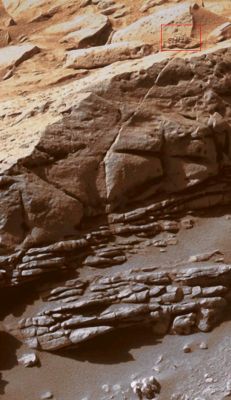 Just like true Hierogliphs! - Sol 278
Una segnalazione davvero curiosa e stimolante, da parte del nostro Amico e Socio Lorenzo Leone: nel rettangolo rosso (in alto a Dx), una - davvero stranissima - serie di "incisioni" sulla roccia.
Si tratta, con ogni probabilità (anzi: diremmo certamente), di uno scherzo di luci ed ombre e di un effetto ottico derivante dalla non eccezionale qualità del frame. 
Di questo tipo di rilievi potremmo parlare per un secolo senza, purtroppo, arrivare a nulla e allora, in sede di commento, citiamo le parole di Lorenzo:"...E' possibile che Marte abbia delle rocce così particolari e caratteristiche come evidenziato nel quadrato rosso? Forse si, ma è davvero bizzarra la natura geologica di Marte. Se si guarda, per quanto possibile, quei dettagli, sicuramente rocciosi, si noterà una certa simmetria: 4 sfere laterali e una linea retta centrale. Geroglifici? Fossili? Natura bizzarra? Chi lo sa. Io so solo che rimango sempre incuriosito e dubbioso...".

Anche noi.

Un carissimo saluto e COMPLIMENTI a Lorenzo Leone per il "colpo d'occhio"!
Parole chiave: Martian Surface - Anomalous Surface Feature - The Hieroglyphs