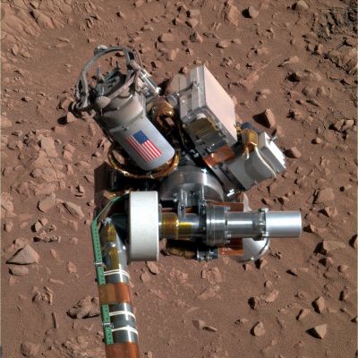 Martian Surface and a Rover detail - Sol 287 (natural colors; elab. Dr Marco Faccin)
Grandissimi complimenti per una splendida elaborazione in colori naturali della superficie di Marte ed R.A. del MER Spirit, ottenuta dal nostro Caro Amico e Partner, il Dr Marco Faccin: una ricostruzione cromatica davvero affascinante e realistica, di gran lunga migliore rispetto ad analoghe interpretazioni operate dalla NASA.

Congratulations for a job VERY WELL done!
Parole chiave: Martian Surface and MER Components