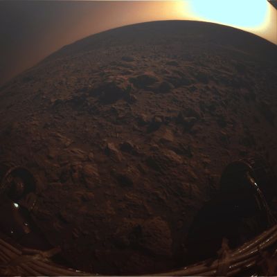Front-view of Mars at 15:48, Mars Local Time (MULTISPECTRUM- elab. Lunexit)
Nessun "darkening" è stato usato per l'elaborazione in Multispectrum di questo frame Spirit. Marte un "mondo luminoso"? Nessuna certezza è ancora raggiungibile ma...Noi ne dubitiamo molto.
