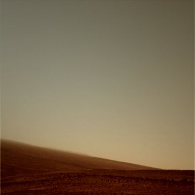Early Afternoon at Gusev Crater - Sol 412 (Natural Colors; credits: Lunar Explorer Italia)
Caption NASA:"Left Panoramic Camera Non-linearized Full frame EDR acquired on Sol 412 of Spirit's mission to Gusev Crater at approximately 14:34:10 MLT; camera commanded to use Filter 6 (482 nm)". 
Parole chiave: Martian Horizon - Gusev Crater