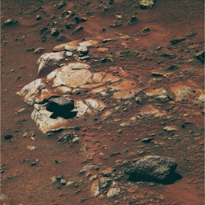 UNBELIEVABLE BALANCE (plus White Stones, Reddish Sand and Greenish Dust)! - Sol 464 (True Colors + MULTISPECTRUM; credits: Dr G. Barca & Lunexit)
...Avevamo già parlato di "Equilibri Impossibili", vero?!?...Guardate la roccia scura ed aiutateci a capire come fa a stare in quella posizione...Su che cosa poggia?!?

Complimenti al Dr Barca per la MAGNIFICA elaborazione!
Parole chiave: Martian Surface - Rocks, Sand, Dust and Pebbles