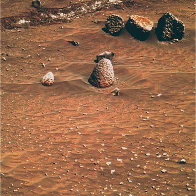 An "Egg-like" Surface Feature - Sol 483 (natural colors + MULTISPECTRUM; credits: Dr G. Barca & Lunexit)
nessun commento
Parole chiave: Martian Surface - Anomalous Surface Feature - The Egg