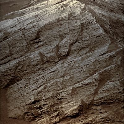 Dusty Rock Formation - Sol 620 (Natural Colors; credits: Lunar Explorer Italia)
Caption NASA:"Right Panoramic Camera Non-linearized Full frame EDR acquired on Sol 620 of Spirit's mission to Gusev Crater at approximately 13:07:14 MLT; camera commanded to use Filter 1 (436 nm)." 
Parole chiave: Martian Surface - Boulder