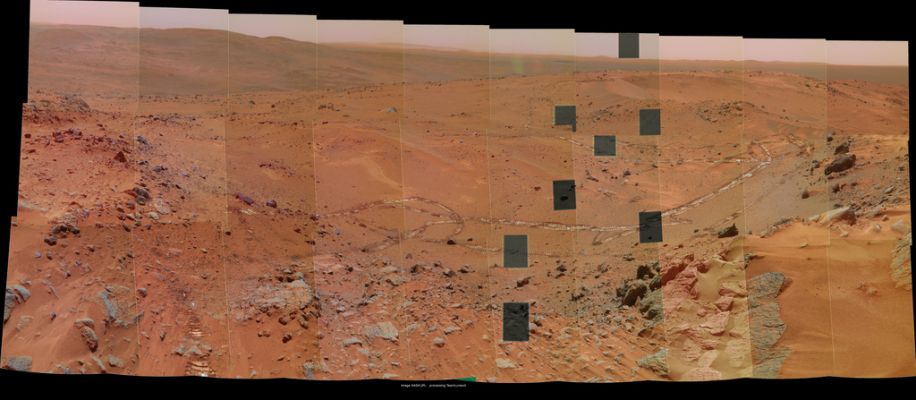 Home Plate: Educational n. 1 - Sol 621 (an Image-Mosaic in possible Natural Colors by Dr Marco Faccin - Lunexit Team)
Questa serie di 4 Panorami l'abbiamo chiamata "Educational", perchè si tratta di Materiale Educativo, nel senso più puro del termine. 

Ore ed ore di processing, assemblaggio e calibrazione di frames, spese all'unico fine di offrire ai nostri Amici Lettori, un "Quadro VALIDO e Realistico" - certamente alternativo ai soliti lavoretti (svogliati, malfatti e ripetitivi) "Made by NASA" e comunque genuino, poichè ottenuto processando il materiale NASA-RAW in maniera Scientifically Correct - e cioè in compiuta armonia ed in stretta ottemperanza ad una serie di logiche e razionali assunzioni di base afferenti il Pianeta Rosso che, ormai, noi riteniamo dovreste conoscere più che bene (exx.: Luminosità Media, TAU, S.I.A. all'ora dello/degli scatto/i etc.).

E, già che ci siamo, un promemoria: Lunexit, tramite i propri Attori (dal Presidente, ai Soci Attivi e sino al più "fresco" dei Junior Partners), fa Cultura e Divulgazione. Da DIECI anni (SEI dei quali spesi sul www).

Ora, dato che, in questo Paese, la nostra Mission (che, ricordatelo, COSTA UN'ENORMITA', MA NON RENDE!) non è neppure apprezzata in maniera adeguata, si è deciso che alcune variazioni sostanziali alla nostra struttura verranno apportate nei prossimi mesi. Lunexit non morirà, ma cambierà. Profondamente.

Scusateci, ma era necessario dare un "segnale forte", perchè le buone intenzioni ed i complimenti (al pari degli insulti) sono il sale della Vita. Ma di solo sale, si sa, non si campa...

Dr Paolo C. Fienga (PhD) - Lunar Explorer Italia
           Presidente e Socio co-Fondatore
Parole chiave: Mars Panorama - Gusev Crater - Home Plate