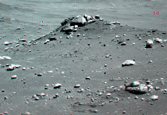 Unbelievable - and perhaps impossible - Balance! - Sol 667 (3D - credits: Dr M. Faccin)
Ed eccoVi la versione tridimensionale dell'Equilibrio Improprio individuato dal nostro Dr Barca (mentre questo 3D è stato ancora una volta realizzato dal Grande Marco Faccin). 
E, come se non bastasse, se vogliamo provare a parlare di possibili "accoppiamenti tra Marziani", guardate le due "rocce" (???) in basso, sulla Vostra Dx...Da lasciare senza parole!

E ricordateVi: la Realtà è SEMPRE più strana della finzione (e dell'immaginazione)!!!...
Parole chiave: Martian Surface - Extremely Unusual Surface Feature - The "Home"