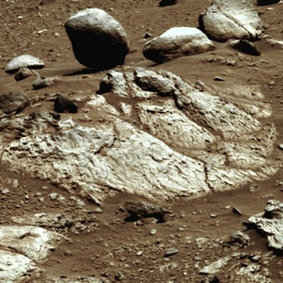 Unlikely Balance... - Sol 688 (natural colors + MULTISPECTRUM; credits: Dr G. Barca & Lunexit)
nessun commento
Parole chiave: Martian Surface - Boulders - Controversial