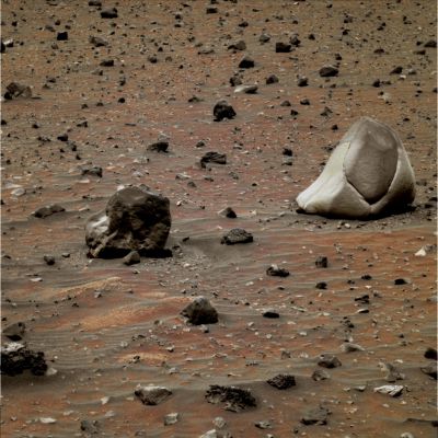 Stranger than Fiction... - Sol 733 (natural colors; credits: Dr G. Barca)
Un frame bellissimo, un rilievo suggestivo e, ad oggi, ancora inesplicabile...
Parole chiave: Martian Surface - Bi-colored Rock
