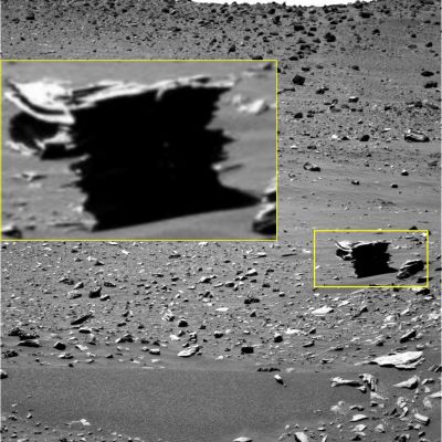 Look at this! - Sol 765 (ctx frame - credits: Dr G. Barca)
Incredibile: è "solo" una roccia bizzarra o è un "frammento" di qualcosa che è andato in pezzi da ere?!?...

Ai Posteri l'ardua sentenza.
Parole chiave: Martian Surface - Extremely Unusual Surface Feature