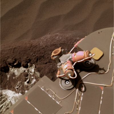Mars Mix - Sol 797 (possible True Colors; credits: Dr G. Barca)
nessun commento
Parole chiave: Spacecraft - MER Spirit - Solar Panels and Surface
