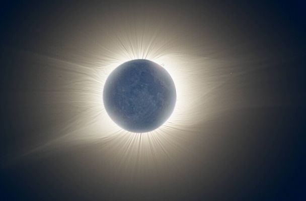 It's a "Corona", but it is not a "Beer", it's a "Crown", but is not a "Cola"...
Da "NASA - Picture of the Day", del giorno 8 Agosto 2008:"During a Total Solar Eclipse, the Sun's extensive Outer Atmosphere, or Corona, is an inspirational sight. The subtle shades and shimmering features of the Corona that engage the eye span a brightness range of over 10000 to 1, making them notoriously difficult to capture in a single picture. But this composite of 28 digital images - ranging in exposure time from 1/1000th to 2" - comes close to revealing the Crown of the Sun in all its glory. 

The telescopic views were recorded near Kochenevo, Russia during the August 1 total Solar Eclipse and also show Solar Prominences extending just beyond the edge of the eclipsed Sun. Remarkably, features on the dark near side of the New Moon can also be made out, illuminated by sunlight reflected from a Full Earth".
Parole chiave: The Sun from Earth