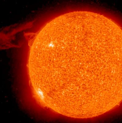 Huge Solar Prominence
Caption NASA:"What does a Solar Prominence look like in three dimensions? To help find out, NASA launched the STEREO satellites to keep a steady eye on the Sun from two different vantage points. 
The STEREO satellites orbit the Sun nearly along Earth's orbit, but one (dubbed "Ahead" ---> Avanti) currently leads the Earth, while the other (dubbed "Behind" ---> "Dietro") currently trails. Three weeks ago, a powerful Prominence erupted and remained above the Sun for about 30 hours, allowing the STEREO satellites to get numerous views of it from different angles. 

Pictured above is a High-Resolution image of the event from the STEREO "Ahead" satellite. 
A video of the Prominence erupting as seen from both Spacecrafts can be found at http : // www . youtube . com / watch?v = _RjswBx6ysQ. 

The unusually quiet nature of the Sun over the past two years has made large prominences like this relatively rare. The combined perspective of STEREO will help astronomers better understand the mechanisms for the creation and evolution of Prominences, Coronal Mass Ejections, and Solar Flares".

Parole chiave: The Sun