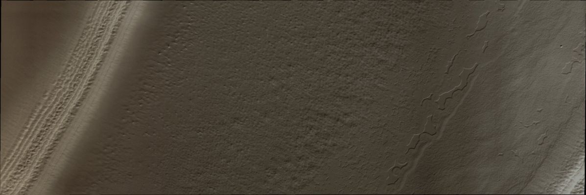 Surface Textures in a South Polar Trough (Absolute Natural Colors; credits: Dr Paolo C. Fienga - Lunexit Team)
Orbit Number: 40282 
Latitude: 86,6993° South 
Longitude: 20,2088° East 
Instrument: VIS 
Captured: january, 13th, 2011
Mars Local Time: 02:37 (Nightime)
Parole chiave: Mars from orbit - South Polar Features - Trpugh