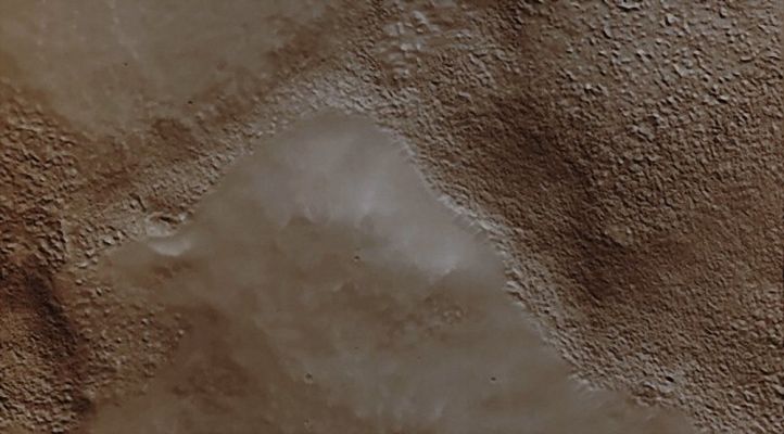 A "Lake of Sand" in Thaumasia Region (Natural Colors; credits for the additional process. and color.: Dr Paolo C. Fienga - Lunar Explorer Italia)
nessun commento
Parole chiave: Mars from orbit - Thaumasia Region