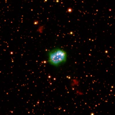 The "Necklace Nebula"
Chi ha quadrini è una cima de dottore,
Senza manco sapé scrive né lègge:
Pò sparà indove vò ròtti e scorregge,
E gnisuno da lui sente er rimore.
Pò avè in culo li giudici, la lègge,
L'occhio der monno, la vertù, e l'onore:
Pò fà magaraddio, lo sgrassatore,
E 'r Governo sta zitto e lo protegge.
Pò ingravidà ogni donna a-la-sicura,
Perché er Papa a l'udienza der giardino
Je benedice poi panza e creatura.
Nun c'è soverchiaria, nun c'è ripicco
Che nun passi coll'arma der zecchino.
Viva la faccia de quann'-uno-è-ricco.

(G. Belli, 11 Marzo 1834)
Parole chiave: From Earth Pictures - Professional Pictures