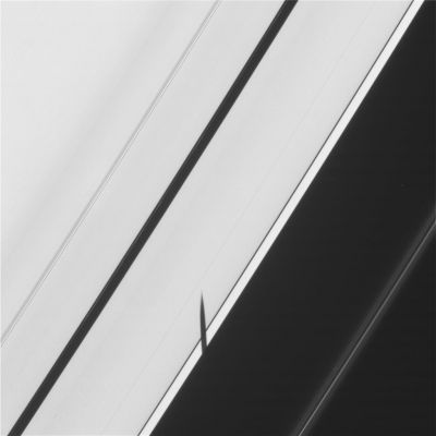 Eclipsing the Rings (4)
nessun commento
Parole chiave: Saturn's Rings - "B" Ring with Shadow