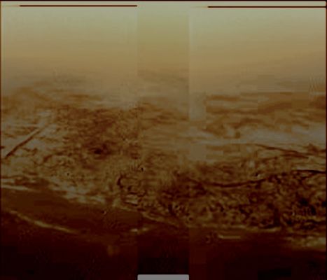 Shoreline and Drainage Channels' Network on Titan (possible True Colors; credits: Lunar Explorer Italia)
Da un frame "Huygens", la ricostruzione in possibili Colori Veri (ma con saturazione leggermente aumentata, per favorire la visibilità dei dettagli) del panorama che un ipotetico Astronauta, in discesa verso "la Luna Nebbiosa", si troverebbe davanti agli occhi.
Parole chiave: Saturn's Moon - Titan