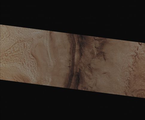 Controversial Surface Feature in Utopia Planitia (Absolute Natural Colors; credits for the additional process. and color.: Dr Paolo C. Fienga - Lunexit Team)
Siamo all'interno di un grande cratere da impatto nella parte occidentale della Regione di Utopia. Sul bordo interno del cratere, che vedete a centro immagine, ci sono dei cracks (--->fratture) piuttosto evidenti. Nei due detail mgnf che seguiranno, potrete vedere come da uno di questi cracks sembra che stia uscendo un denso fumo nero.

Prima di sposare l'ipotesi del fumo che fuoriesce dalla frattura o prima di rigettarla seccamente, ricordate che siamo a circa 380 Km di distanza dal fenomeno - qualunque esso sia - e che Marte, più passa il tempo e più cerchiamo di indagarlo e studiarlo, più ci appare indecifrabile... 
Parole chiave: Mars from orbit - Utopia Planitia Region