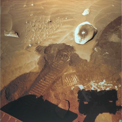 Coated stone: natural or artificial? (3 - MULTISPECTRUM; credits: Lunexit)
nessun commento
Parole chiave: Martian Surface - Anomalous Surface Feature - The Coated Stone