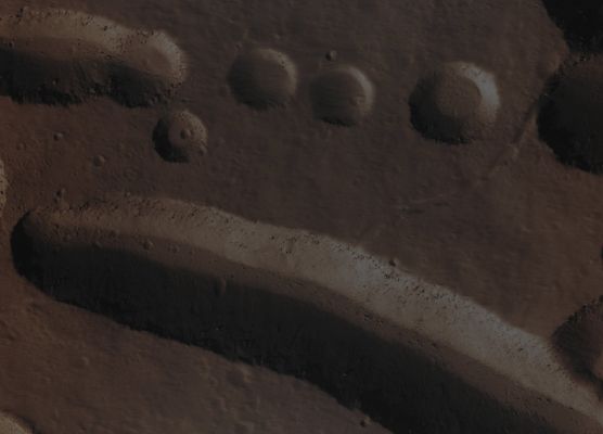 Ascraeus Mons' Pit Chain (EDM/HD - Absolute Natural Colors; credits for the additional process. and color.: Dr Paolo C. Fienga - Lunexit Team)
nessun commento
Parole chiave: Mars from orbit - Volcanic Features - Pit Chain