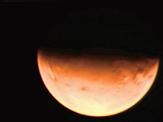 Arsia Mons is erupting? (a GIF-Movie in processed Natural Colors by Dr Marco Faccin - Lunexit Team)
Solo un'annotazione "tecnica": notate come l'Atmosfera di Marte (tutt'altro che impercettibile ed ultra-sottile...) si evidenzia sul bordo del Pianeta colorandosi, di fotogramma in fotogramma, dello stesso colore della Dominante propria del Filtro impiegato.

Un altro straordinario Lavoro del nostro Marco Faccin, che ringraziamo di Cuore!
Parole chiave: GIF-Movie