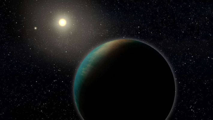 Therefore... Solaris, Miller and Waterworld DO exist! Here is the Exoplanet "TOI-1452b"
Come immaginato nel 1972 dal Grande Regista Russo Andrej Tarkovskij nel film "Solaris" o, nella cinematografia più recente, in Interstellar per il pianeta oceanico "Miller," situato a circa a 100 Anni Luce da noi, sembra che esista un esopianeta alquanto più grande della Terra che potrebbe essere interamente coperto d'acqua. Denominato TOI-1452b, ruota intorno a due piccole stelle ed è stato scoperto da un gruppo di ricerca internazionale guidato da Charles Cadieux, studente di dottorato dell'università di Montréal, in Canada, e descritto sulla rivista The Astronomical Journal.

Il nuovo pianeta è stato identificato per la prima volta grazie al telescopio spaziale Tess, ideato proprio per scansionare la nostra galassia alla ricerca di pianeti extrasolari. Una volta individuato, il nuovo oggetto è stato analizzato nel dettaglio da un nuovo potente strumento installato sull'Osservatorio di Mont-Megantic in Canada che ha permesso di scoprirne le interessanti caratteristiche. È stato così possibile appurare che TOI-1452b orbita attorno a un sistema di stelle binarie più piccole del Sole, distanti tra loro solo 97 U.A. (Unità Astronomiche), ossia poco più del doppio della distanza tra Sole e Plutone.

Il pianeta risulta essere circa il 70% più grande della Terra (in termini di diametro) e la sua densità potrebbe essere coerente con l'ipotesi che su di esso esista un oceano molto profondo costituito da acqua allo stato liquido, che lo ricopre interamente. I dati indicano la presenza di un nucleo solido, mentre l'acqua rappresenterebbe ben il 20% della sua massa (Nota: sulla Terra, la massa d'acqua è pari ad appena l'1%) della massa globale del Pianeta. Nuovi dettagli di questo nuovo e interessante pianeta potranno essere rilevati a breve grazie alle osservazioni con il Telescopio Spaziale "James Webb", operativo da pochi mesi.
Parole chiave: Artistic Pictures