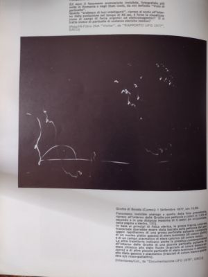 A look into the "Unknown"...
Vedasi ancora AS 15-83-11218.
Parole chiave: UFO