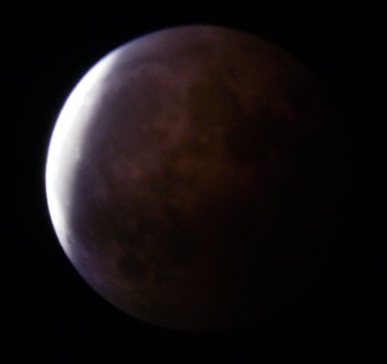 After the end of Totality...
Caption ESA:"This image was taken during the Partial Eclipse Phase of the March, 3rd, 2007 Total Lunar Eclipse, about 10 minutes after the end of totality".
Parole chiave: The Moon from Space