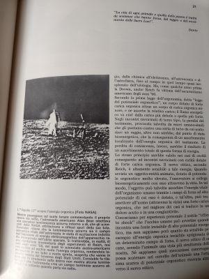 A look into the "Unknown"...
Non considerate l'immagine (ID Serial n. AS 12-46-6807). Leggete il testo.
Parole chiave: UFO