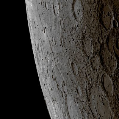 Signs of Aging... (natural colors; credits: Lunexit)
Date Acquired: October 6, 2008
Image Mission Elapsed Time (MET): 131766454
Instrument: Narrow Angle Camera (NAC) of the Mercury Dual Imaging System (MDIS)
Resolution: 420 meters/pixel (0,26 miles/pixel) on the right side of the image
Scale: The small crater superimposed on the long cliff is about 30 Km (approx. 19 miles) in diameter
Spacecraft Altitude: about 16.500 kilometers (approx. 10.300 miles)

Of Interest: This dramatic NAC image was acquired about 56 minutes prior to MESSENGER’s closest approach during the mission’s recent Mercury flyby, as the spacecraft approached the Planet's illuminated crescent. Prominent toward the horizon in this view of newly imaged terrain is a long cliff face. A small impact crater (about 30 Km, or approx. 19 miles, in diameter) overlies this lengthy scarp. The scarp extends for over 400 Km (about 250 miles) and likely represents a sign of aging unique to Mercury among the planets in the Solar System. 
As time passes, the interior of a planet cools. However, the relative size of Mercury's central metallic core is larger than that of the other planets and hence has significantly affected the planet’s geologic evolution. The numerous long scarps on Mercury are believed to be the surface expression of faults formed in the rocks of Mercury's crust as the interior of the planet cooled and contracted. This contraction compressed the surface and thrust some sections of crust over others, creating long curving cliffs like the one shown here.
Parole chiave: Mercury