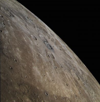 On the Limb... (Absolute Natural Colors; credits for the additional process. and color. Dr Paolo C. Fienga/Lunar Explorer Italia/Italian Planetary Foundation)
Even though quite a few Impact Craters are visible in this Absolute Natural Color view of Mercury's Limb, the Crater Degas (whose diameter is approx. 55 Km) gets easily noticed. Located near the center of the image, the distinctive gray color of the Low-Reflectance (---> Albedo) Material associated with Degas Crater (Material that covers most of the Floor, the Inner and Outer Rim, as well as a little bit of the Surface located in close proximity with the Crater itself) makes a clear contrast with the surrounding Terrain and neighboring Craters. 
This image was acquired as a Targeted Observation that occurred simultaneously with a measurement carried out by the Mercury Atmospheric and Surface Composition Spectrometer (MASCS). Targeted Observations that involve both MDIS and MASCS, once the data from both instruments are combined, facilitate a better understanding of the color and reflectance of small-scale Geologic Features which are present on the Surface of Mercury.

Date acquired: October, 6th, 2012
Images Mission Elapsed Time (MET): 258052701, 258052721, 258052705
Images ID: 2717216, 2717221, 2717217
Instrument: Wide Angle Camera (WAC) of the Mercury Dual Imaging System (MDIS)
Center Latitude: 35,98° North
Center Longitude: 231,2° East
Center Resolution: 533 meters/pixel

This picture (which is an Original NASA - MESSENGER Spacecraft color frame published on the NASA - Planetary Photojournal with the ID n. PIA 16299) has been additionally processed and then re-colorized in Absolute Natural Colors (such as the colors that a human eye would actually perceive if someone were onboard the NASA - MESSENGER Spacecraft and then looked down, towards the Surface of Mercury), by using an original technique created - and, in time, dramatically improved - by the Lunar Explorer Italia Team. Different colors, as well as different shades of the same color, mean, among other things, the existence of different Elements (Minerals) present on the Surface of Mercury, each having a different Albedo (---> Reflectivity) and Chemical Composition.
Parole chiave: Mercury from orbit - Limb