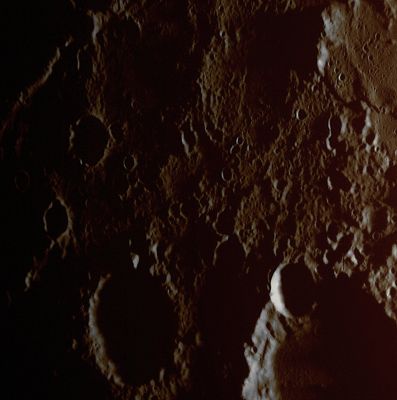 Dawn on Mercury (HR - possible True Colors; credits: Lunexit)
The first image taken following MESSENGER’s closest distance to Mercury (PIA11352) during the mission’s recent flyby was a Wide Angle Camera (WAC) image. The image shown here is the first NAC image acquired after closest approach, and since the resolution of the NAC is a factor of seven higher than that of the WAC, this image is the highest-resolution image obtained during MESSENGER’s second Mercury flyby. 
The image was taken near local dawn, so the shadows are long and many features are shrouded in darkness. The right side of this image overlaps with the left side of the previously released close-up view of Machaut crater (see PIA11249), which was taken just 5" later than this image. This portion of Mercury’s Surface is heavily cratered, with small craters visible down to the limits of even this highest-resolution image. 

Date Acquired: October 6, 2008
Image Mission Elapsed Time (MET): 131770803
Instrument: Narrow Angle Camera (NAC) of the Mercury Dual Imaging System (MDIS)
Resolution: 100 meters/pixel (0,06 miles/pixel)
Scale: This image is about 100 Km (approx. 63 miles) across
Spacecraft Altitude: approx. 3800 Km (about 2400 miles)
Parole chiave: Mercury