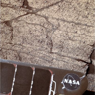 Solar-Panel and Paving (natural colors; elab. by Keith Laney - additional processing by Lunexit)
nessun commento
Parole chiave: Martian Surface - Martian Paving