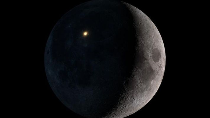 Impact or Volcanic Residual Activity?
For a while now, astronomers with their telescopes pointed at the Moon have noticed short flashes of light, multiple times a week on the Moon's surface. The flashes seemed to begin, light up a part of the moon's landscape and die off in a matter of seconds. Other times, it's the exact opposite: the surface grows darker in a small region than the rest of the Moon very briefly.
Oddly, this phenomena has been observed on-and-off by astronomers for over 60 years, but without an explanation for it. A team of researchers from the Julius-Maximilians-Universitat Wurzburg (JMU) in Bavaria, Germany decided they've had enough of the mystery — they're decoding the strange, regular flashes with the hope of finding what's causing the "transient lunar phenomena". 

The team has built a special telescope for the task that uses artificial intelligence (AI) to autonomously watch for and pick up on the light flashes.

The telescope collects video and photographs whenever it picks up on a flash of light, which will then be studied by scientists to decode the underlying cause. The team is planning to upgrade it soon with a neural network that can also filter out false positives, like birds and airplanes, from actual flashes from the lunar surface. For now, researchers do have some ideas about what could be causing them.
One of the causes could be the Moon's seismic activity, Hakan Kayal, professor of space technology at JMU, told Metro. "When the surface moves, gases that reflect sunlight could escape from the interior of the moon. This would explain the luminous phenomena, some of which last for hours".

However, the brief flashes that only last minutes or seconds are less understood. The leading theory for these shorter flashes is meteorite impacts. "Such flashes could also occur when electrically charged particles of the solar wind react with moon dust".
Parole chiave: Moon - TLP