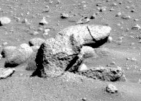 "Hard Mars": let's laugh together! (extra-detail mgnf; credits: Dr G. Barca)
...Senza Parole...
Parole chiave: Martian Surface - Anomalous Surface Feature - The Penis