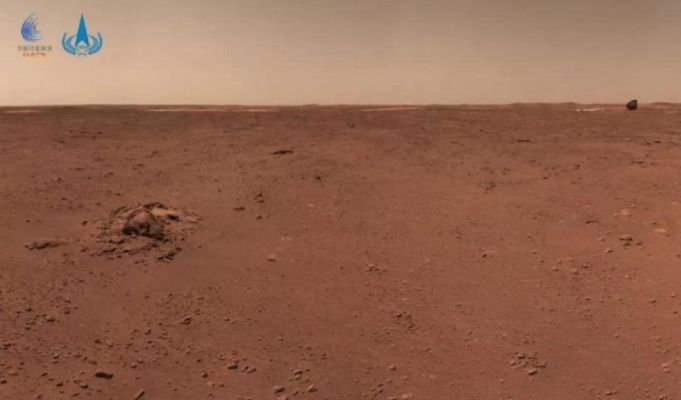 Panorama - Sol 63
...un déjà vu, come centomila altri... 

This is unbelievable: I write it and I take responsibility.
Finding pictures of Mars, taken by this funny "pseudo-lander" is a challenge. And the result? The usual, useless and already seen - perhaps a billion thousand times - orange and dry landscapes. 

Useless pictures (that I publish because I'm intellectually honest and because I care about Space Exploration). 
But they are useless pictures. 

Why?!? Because thay do not add anything to what we already knew. 

Ok: we took notice. China is on Mars. They made it. 
Good. 
Bravi! 
And now?!? Wanna send and spread some Covid-19 over there as well?!? 

Shame on you all! Your people die and you play "Big Man" on the Moon and Mars! That's called "Propaganda".

Well, since "you" are so good, now send someone (better yet: some idiot!) onto the Moon and Mars. And then show us everything "LIVE", if you wish! Then we will talk again. 

Maybe.
Parole chiave: Martian Surface
