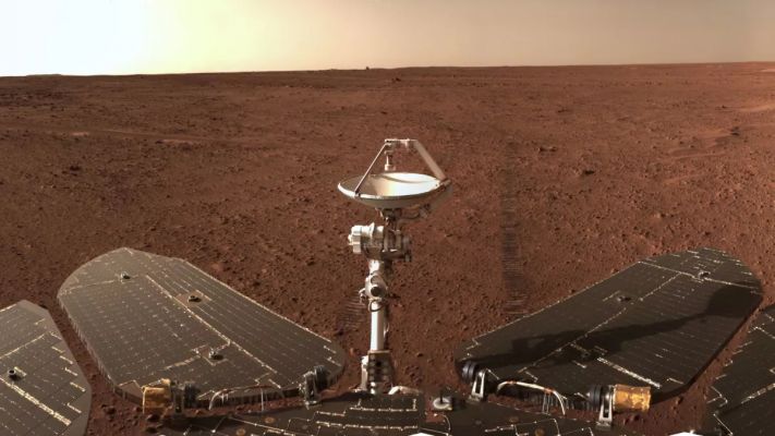 Utopia Planitia
China’s first Mars Rover reveals (really?!?) how weather and ancient water changed the Surface of the largest impact basin on Mars. China's Zhurong rover landed in the Utopia Planitia, an about 2.000-miles-wide basin located in the Northern Hemisphere of Mars, in May 2021. Since then, the Rover has been studying local geology, chemical composition of rocks, and local weather conditions using its six scientific instruments. 
A new study based on data from Zhurong’s first 60 Soles (roughly 62 Earth Days) on the planet reveals how weather and interaction with water altered the rocks around Zhurong's Landing Site over millions of years.
Parole chiave: Martian Surface and Sky