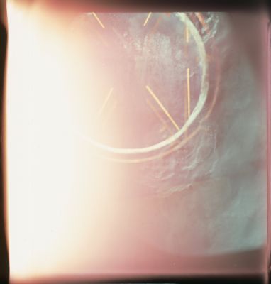 AS 07-03-1552 - Sunstruck?
Probabilmente (anzi, in questo caso diremmo "certamente") si tratta di un altro frame che ha "preso luce". Molto curiosa e, comunque, molto intrigante l'immagine che è venuta fuori...
Parole chiave: Sunstruck Frame