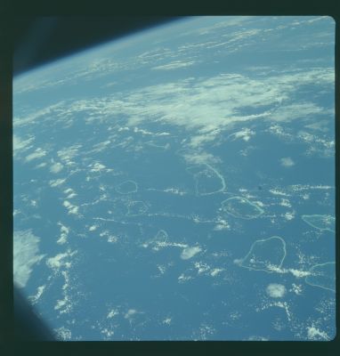 AS 07-04-1590 - Islands
Parole chiave: The Earth from orbit