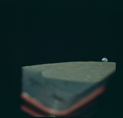 AS 08-14-2393 - Earthrise
Image Collection:  70mm Hasselblad 
Mission:  8 
Magazine:  14 
Magazine Letter:  B 
Latitude:  13,0° South
Longitude: approx. 105,0° East 
Lens Focal Length:  80 mm 
Film Type:  SO-368 
Film Width:  70 mm 
Film Color:  color 
Feature(s):  HUMBOLDT, NORTHEAST OF
Parole chiave: The Moon from orbit - Earthrise