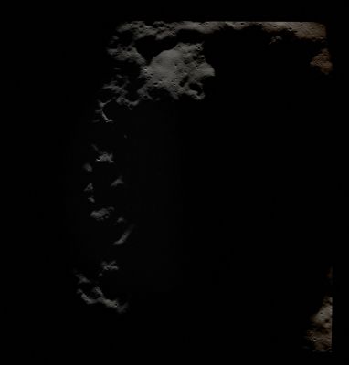 AS 08-14-2398 - In the Darkness (Absolute Natural Colors; credits for the additional process. and color.: Dr Paolo C. Fienga - Lunexit Team) 
Image Collection: 70mm Hasselblad 
Mission: 8 
Magazine: 14 
Magazine Letter: B 
Latitude: approx. 3,0° South 
Longitude: approx. 154,0° West
Lens Focal Length: 250 mm 
Description: NEAR TERMINATOR; FARSIDE 
Film Type: SO-368 
Film Width: 70 mm 
Film Color: color 
Parole chiave: The Moon from Orbit